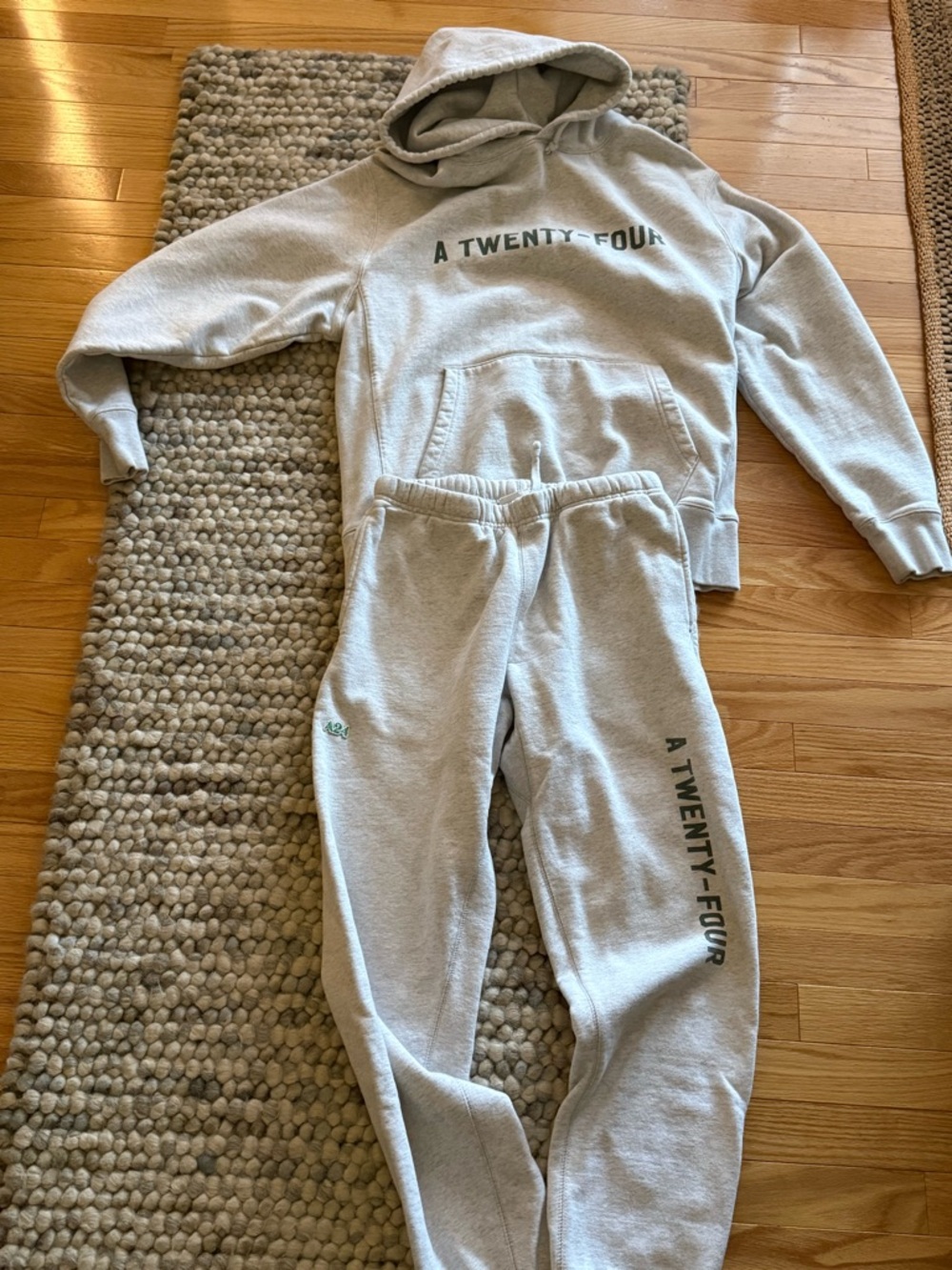 A24 Hoodie L and Sweats S